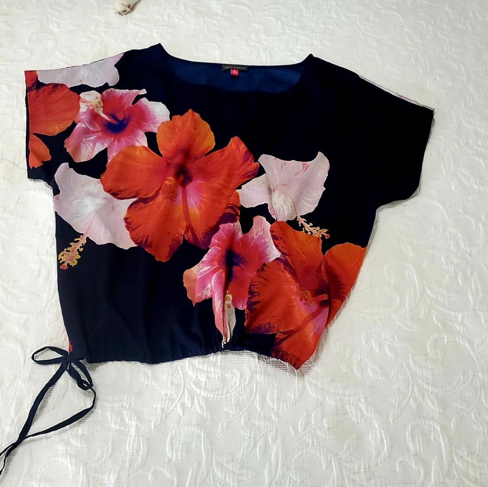 LADY'S TOP
